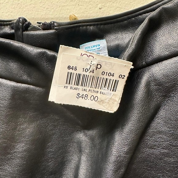 L'amour Black Pleated Faux Leather Skirt, XS, NWT - Picture 4 of 5